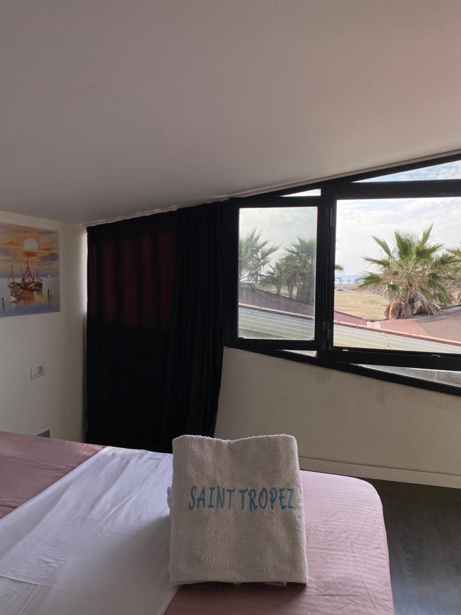 Saint Tropez Durres Otel Bisht Kamez Dış mekan fotoğraf