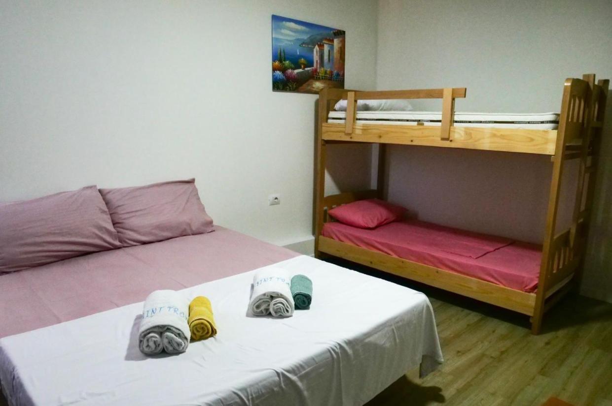 Saint Tropez Durres Otel Bisht Kamez Dış mekan fotoğraf