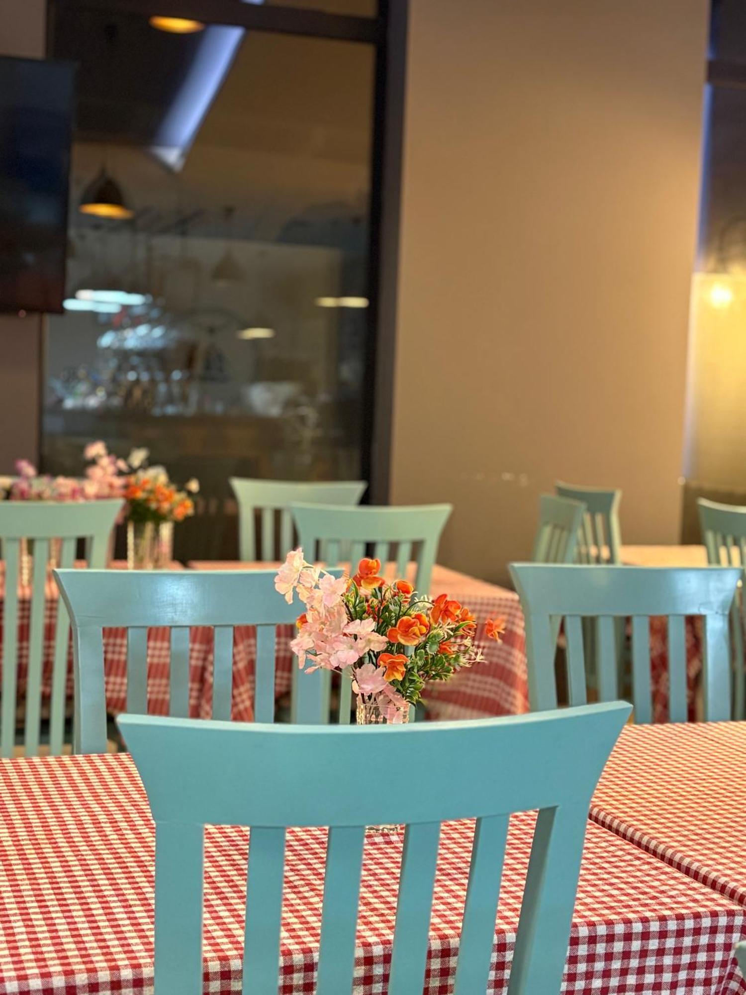 Saint Tropez Durres Otel Bisht Kamez Dış mekan fotoğraf