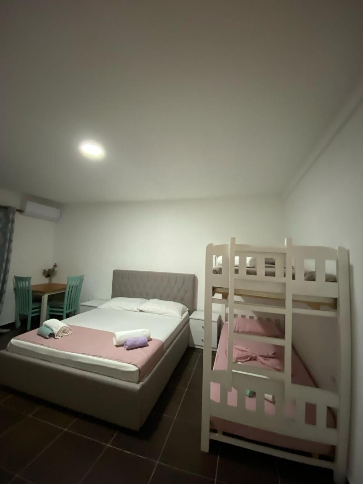 Saint Tropez Durres Otel Bisht Kamez Dış mekan fotoğraf